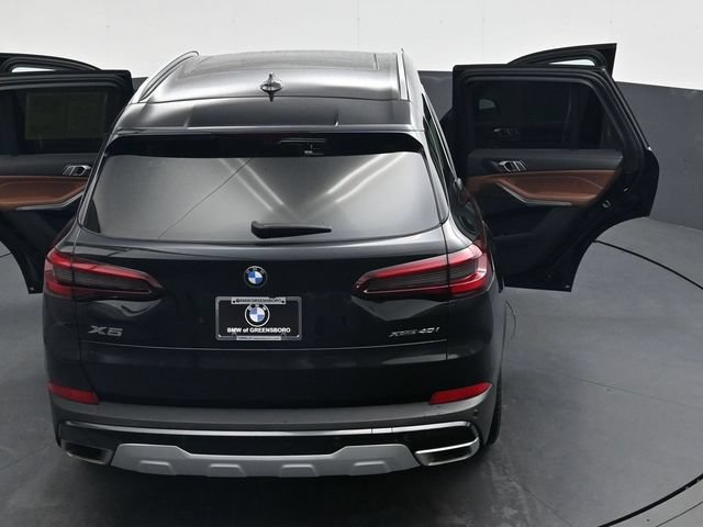 Used 2023 BMW X5 xDrive40i AWD/4WD image 46