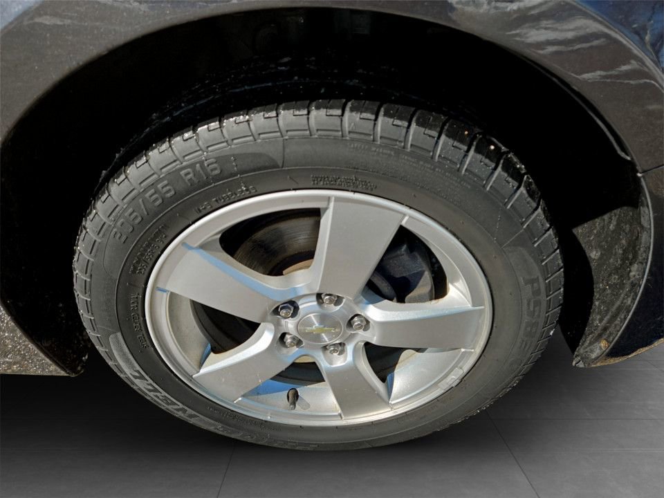 Used 2016 Chevrolet Cruze LT image 34