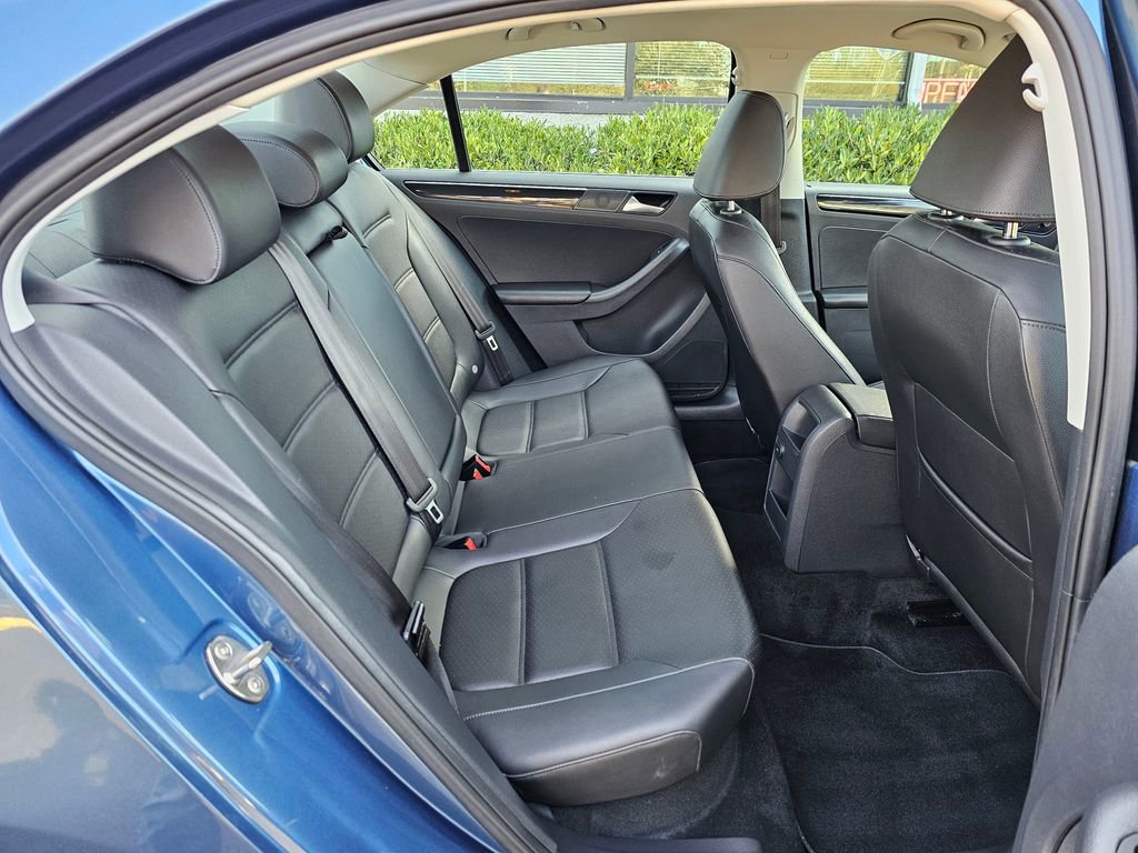 Used 2017 Volkswagen Jetta SEL image 12