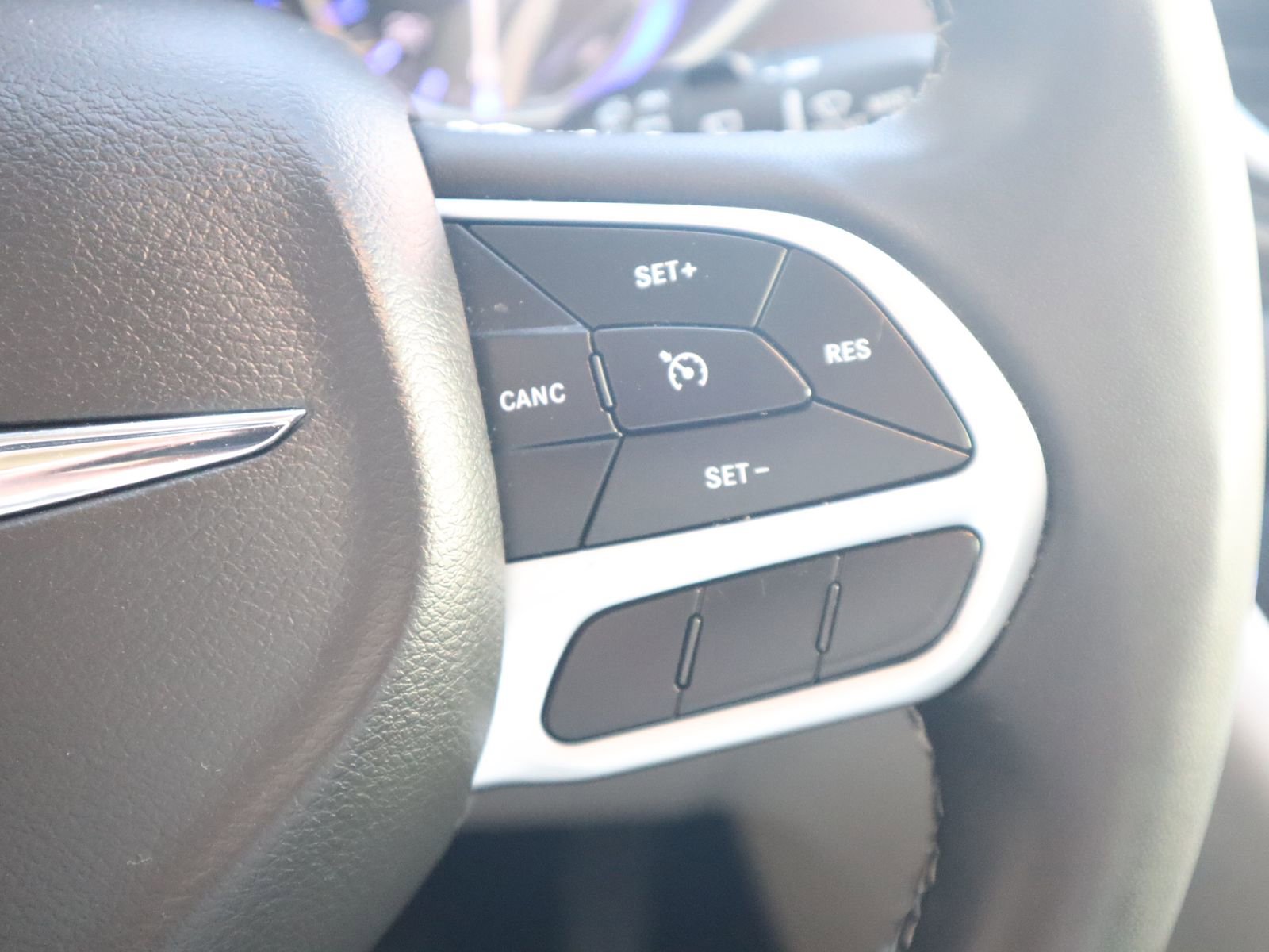 Used 2024 Chrysler Voyager LX image 31