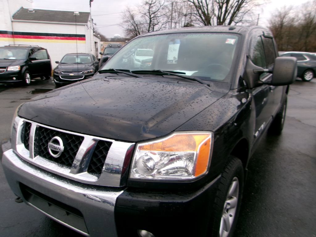 Used 2011 Nissan Titan SV w/ SV Premium Utility Pkg image 3
