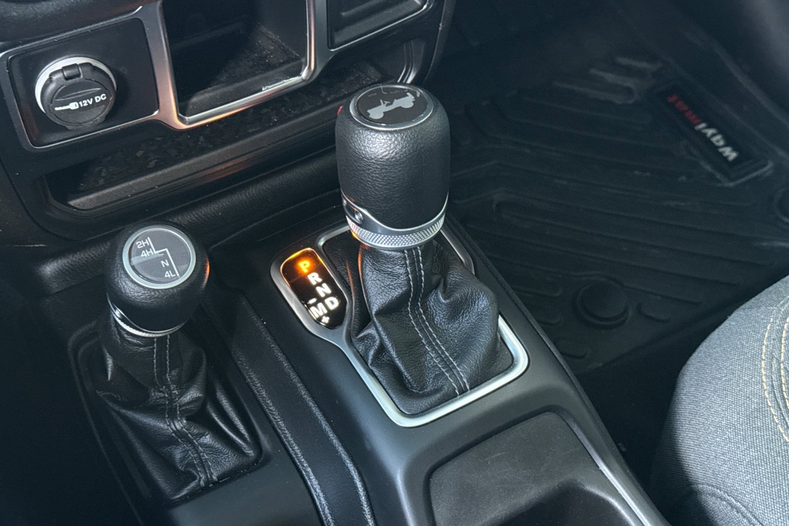 Used 2024 Jeep Wrangler Sport image 19