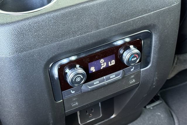 New 2025 GMC Yukon XL Elevation image 14