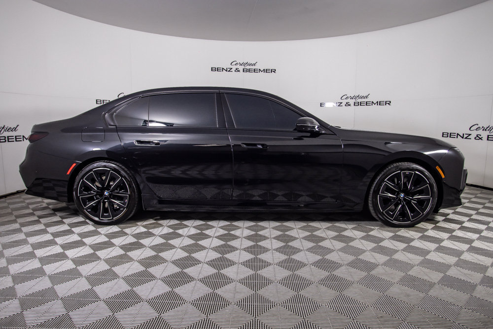 Used 2026 BMW i7 eDrive50 w/ M Sport Package RWD image 17
