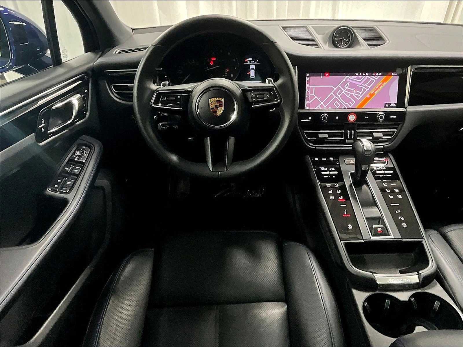Used 2025 Porsche Macan image 15