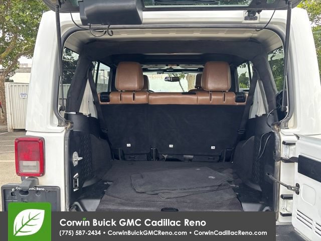 Used 2016 Jeep Wrangler Unlimited Sahara w/ Connectivity Group AWD/4WD image 28