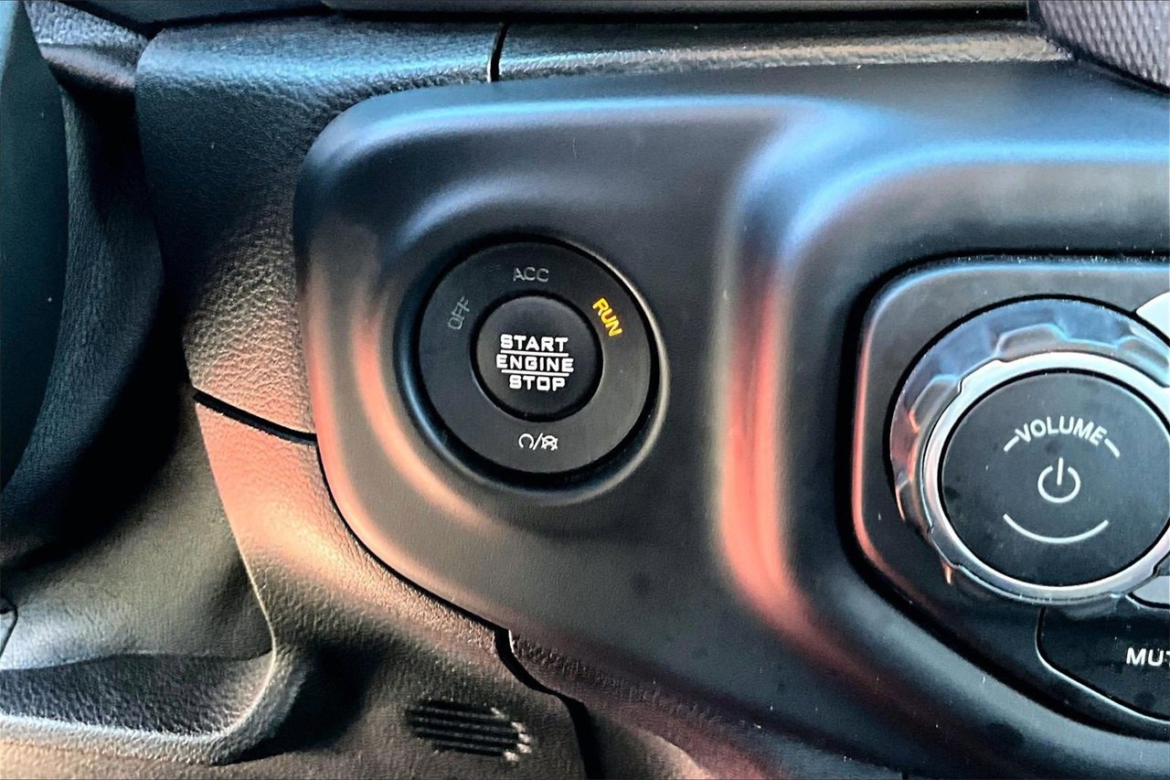 Certified 2020 Jeep Wrangler Sport image 24