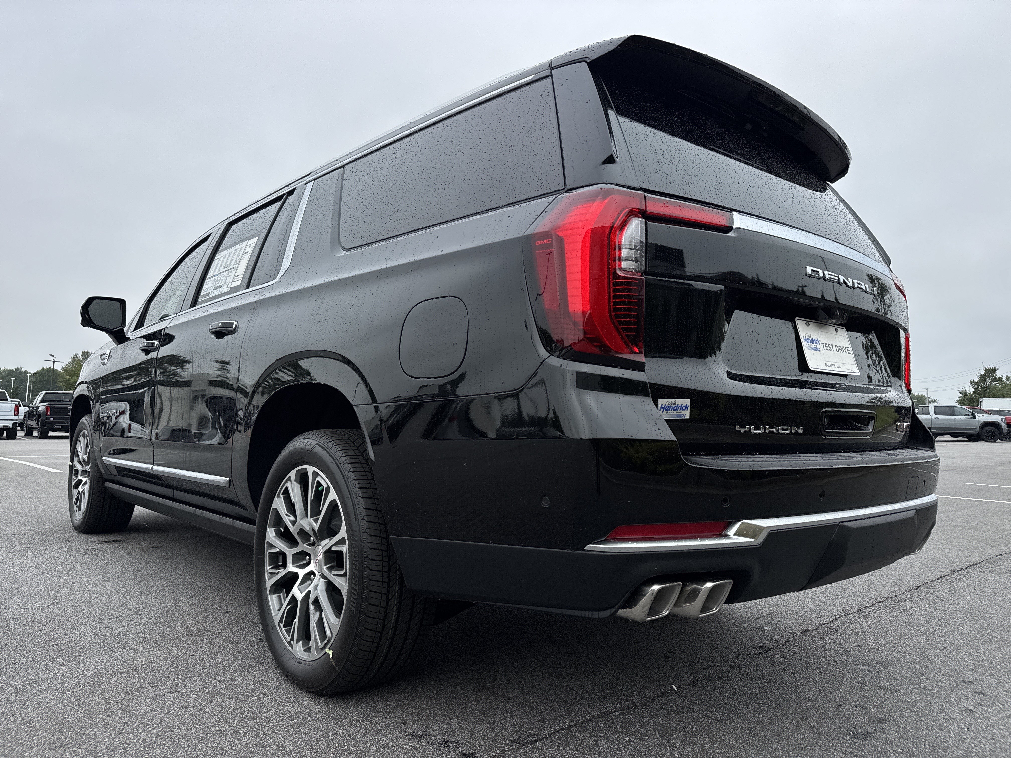 New 2026 GMC Yukon XL Denali w/ Denali Reserve Package AWD/4WD image 8