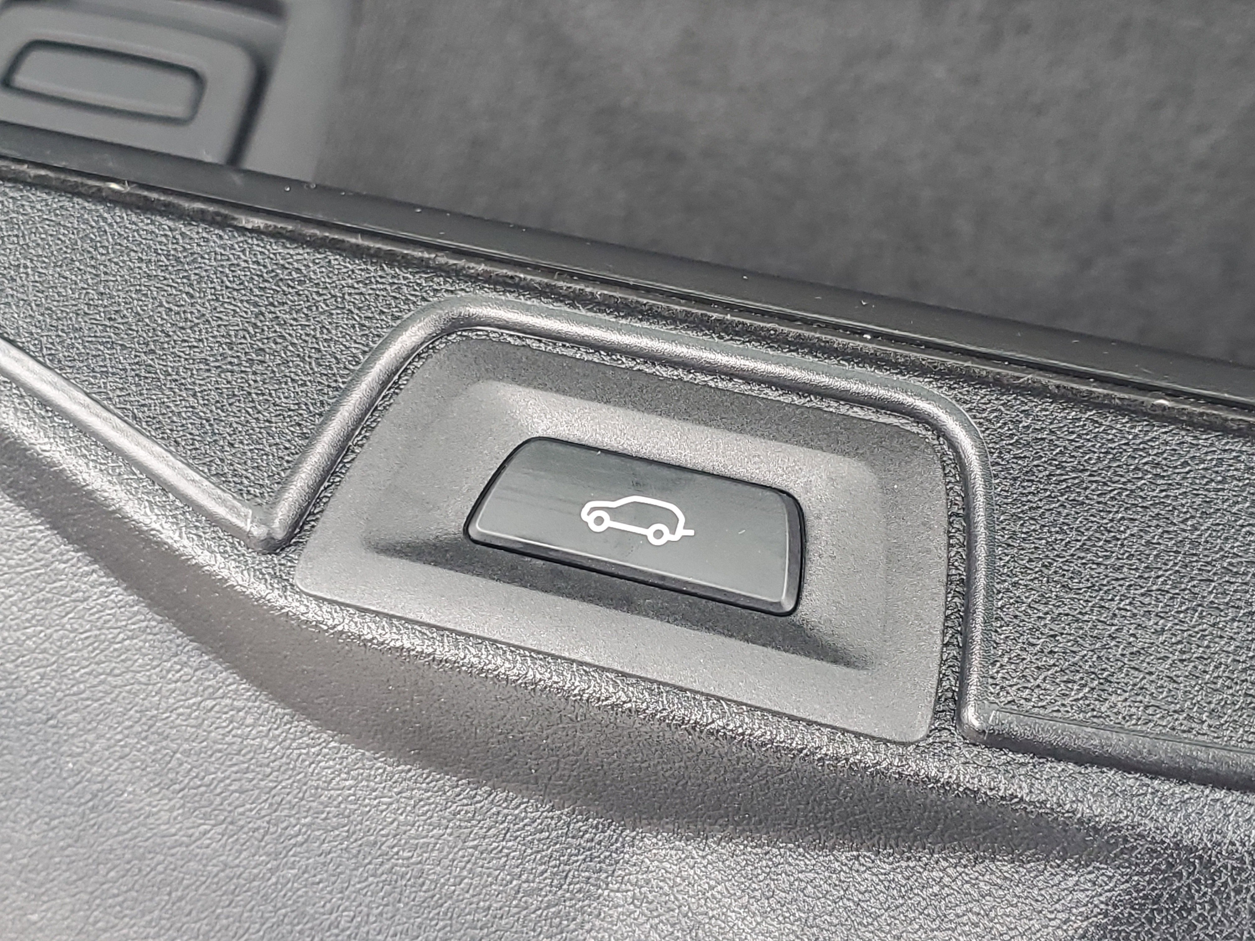 Certified 2025 BMW X5 xDrive40i w/ M Sport Package image 27