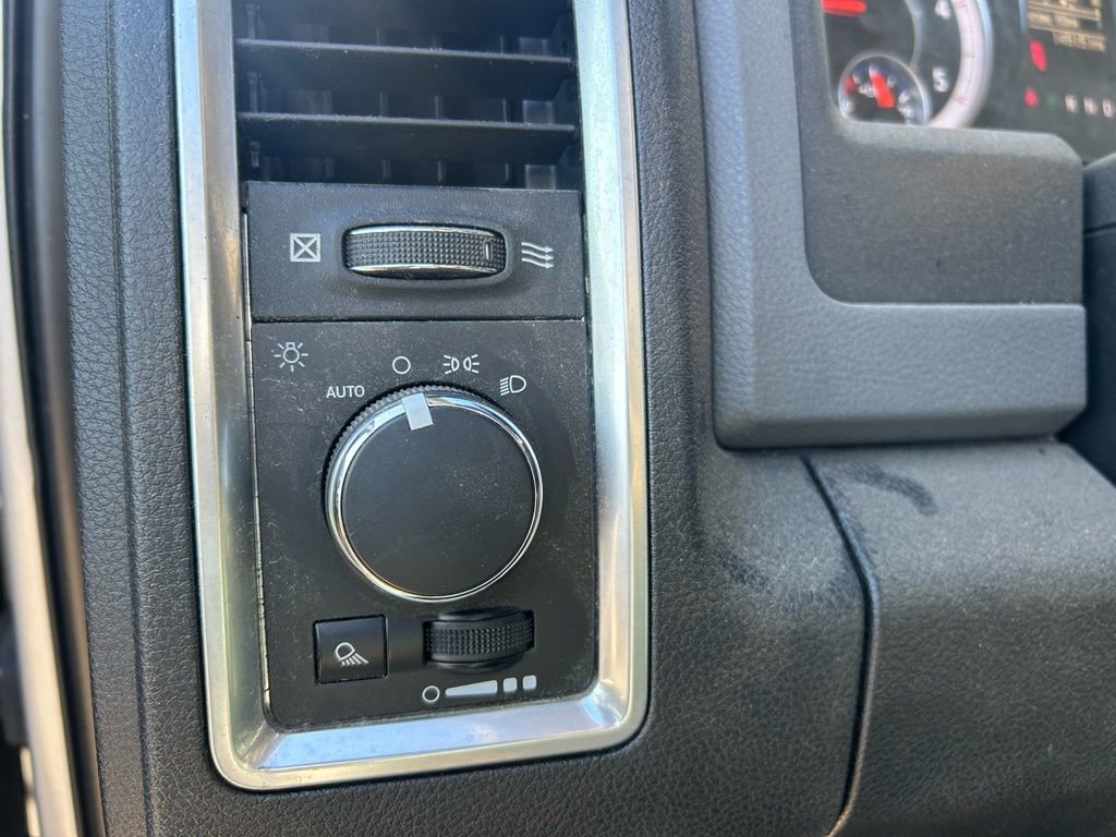 Used 2018 RAM 2500 SLT image 12