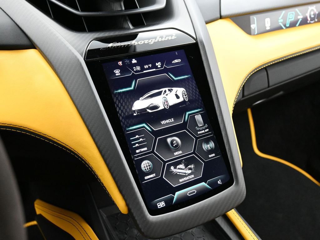 Used 2024 Lamborghini Revuelto image 22