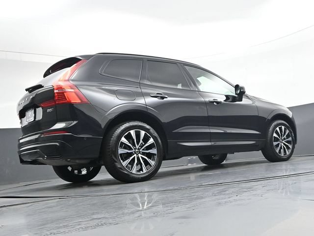 Used 2024 Volvo XC60 B5 Plus AWD/4WD image 32
