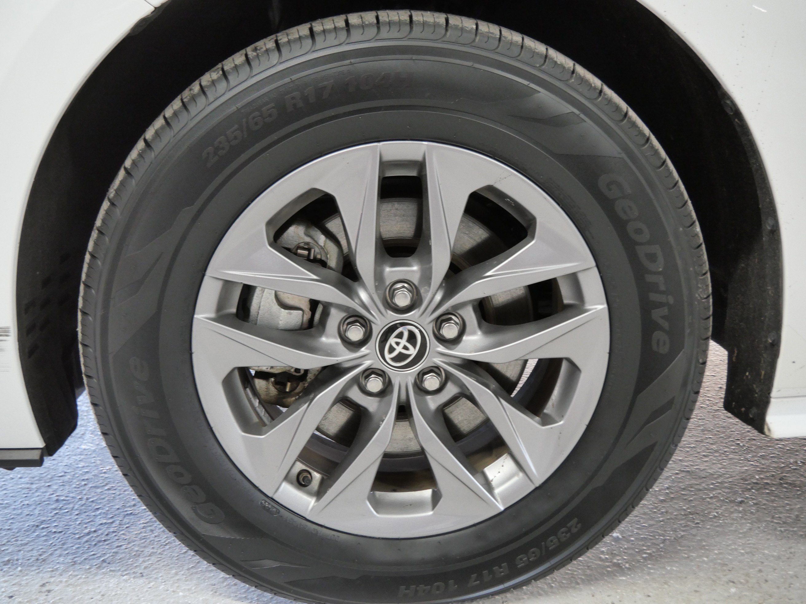 Certified 2025 Toyota Sienna LE image 16