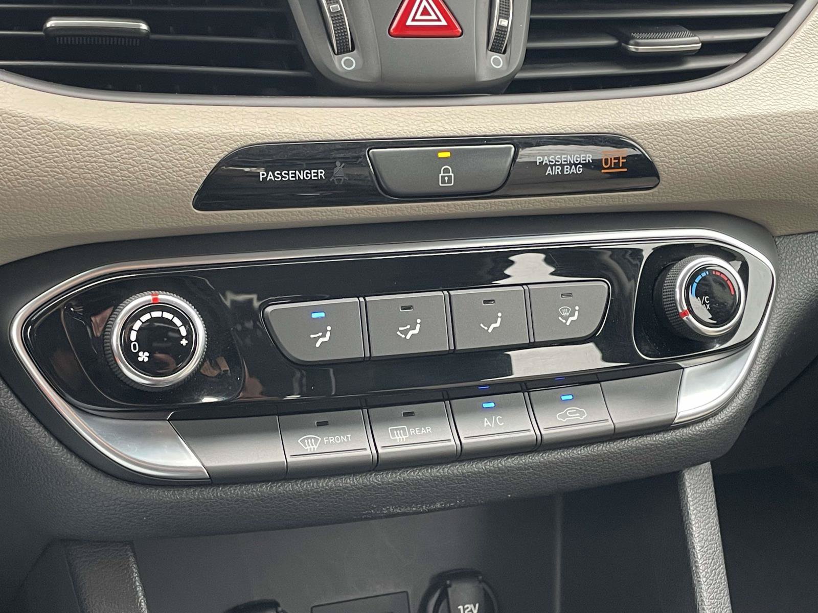 Used 2020 Hyundai Elantra GT FWD image 20