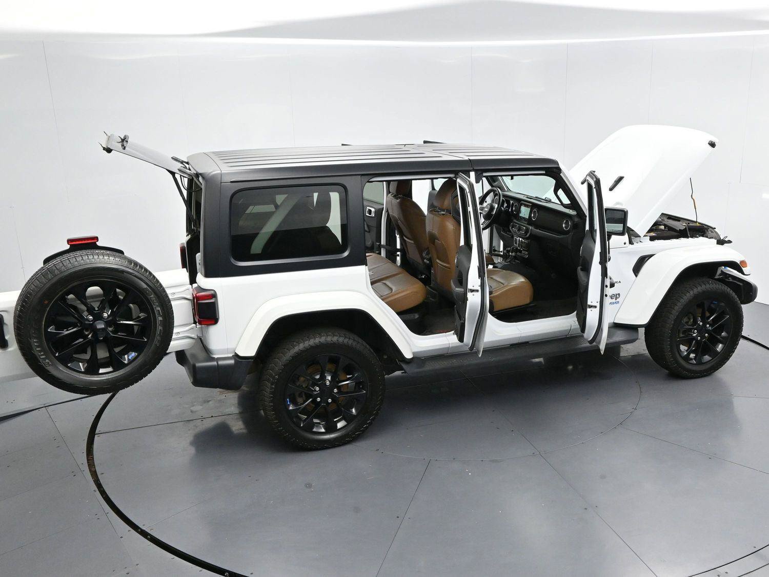 Used 2022 Jeep Wrangler Unlimited Sahara AWD/4WD image 42