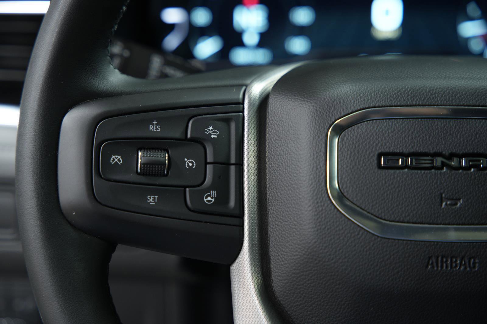 Used 2023 GMC Yukon Denali w/ LPO, Floor Liner Package image 34