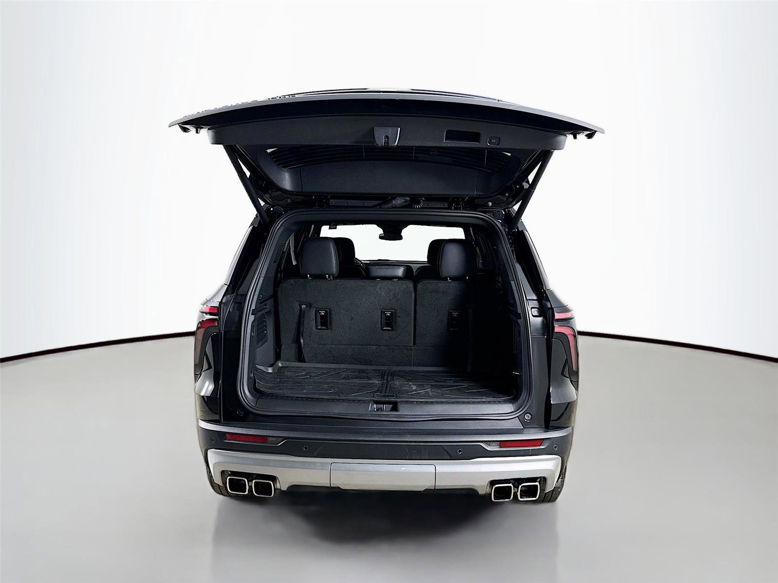 Used 2025 Chevrolet Traverse LT w/ Driver Confidence Package image 27