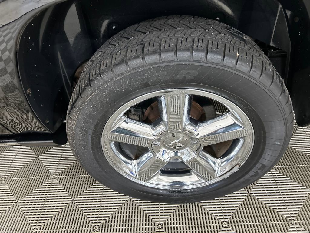 Used 2012 Chevrolet Avalanche LTZ image 11