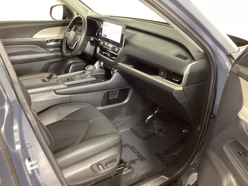 Used 2024 Toyota Grand Highlander AWD image 43