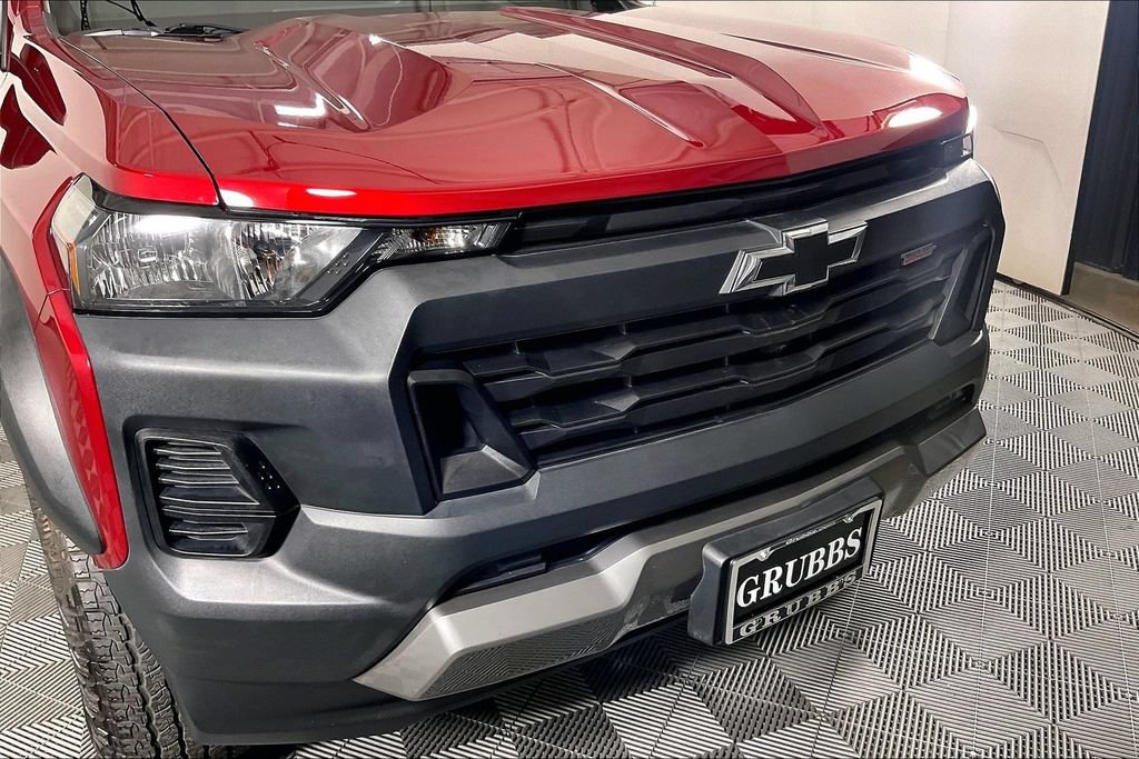 Used 2023 Chevrolet Colorado Trail Boss w/ Technology Package AWD/4WD image 35