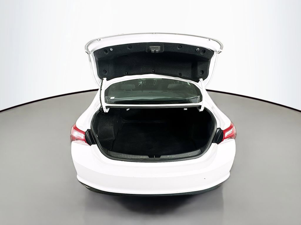 Used 2022 Chevrolet Malibu LT image 28