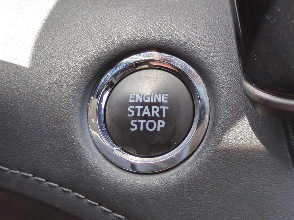 Used 2023 Toyota Highlander XLE FWD image 26