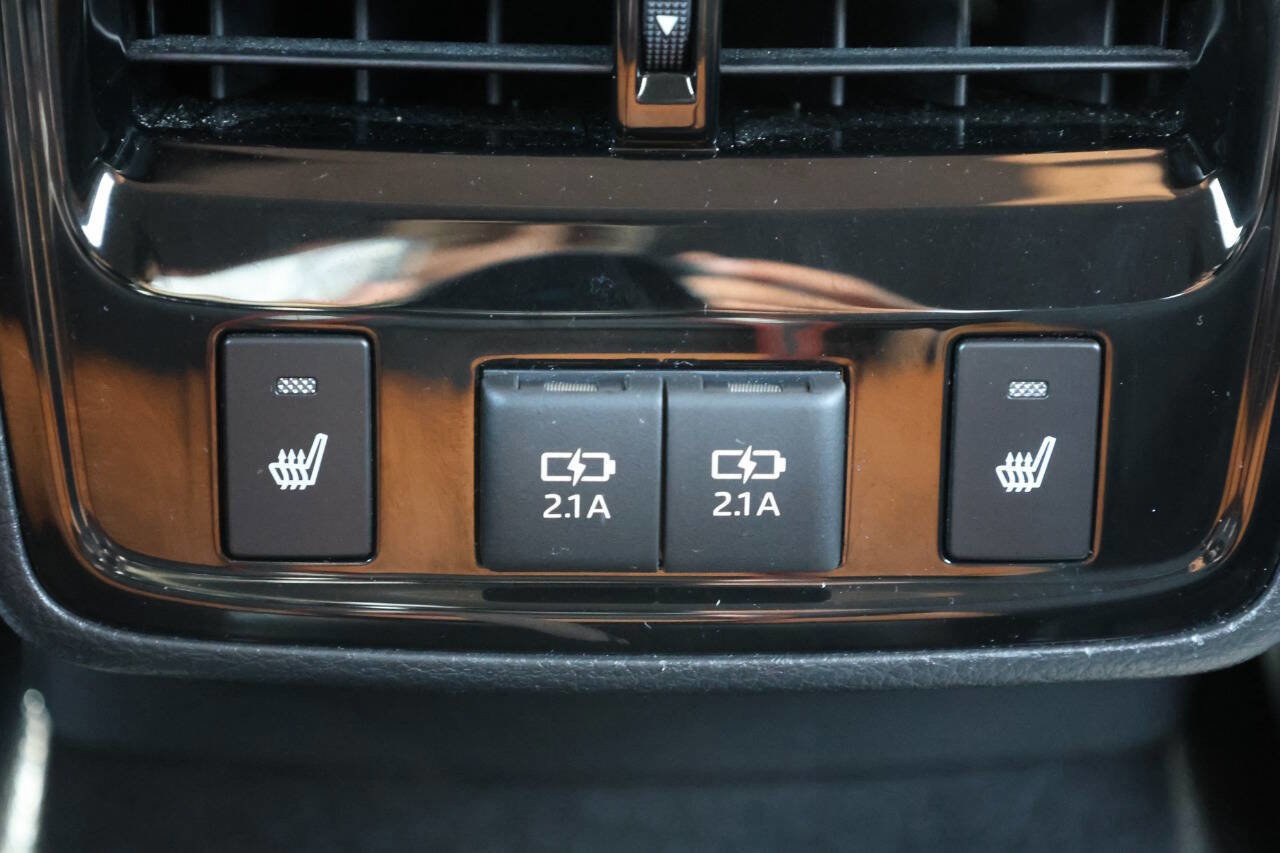 Used 2020 Toyota Avalon Limited w/ Advanced Safety Package FWD image 21