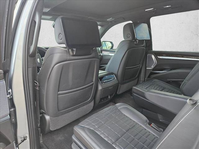 Used 2025 Cadillac Escalade ESV Sport Platinum AWD/4WD image 10