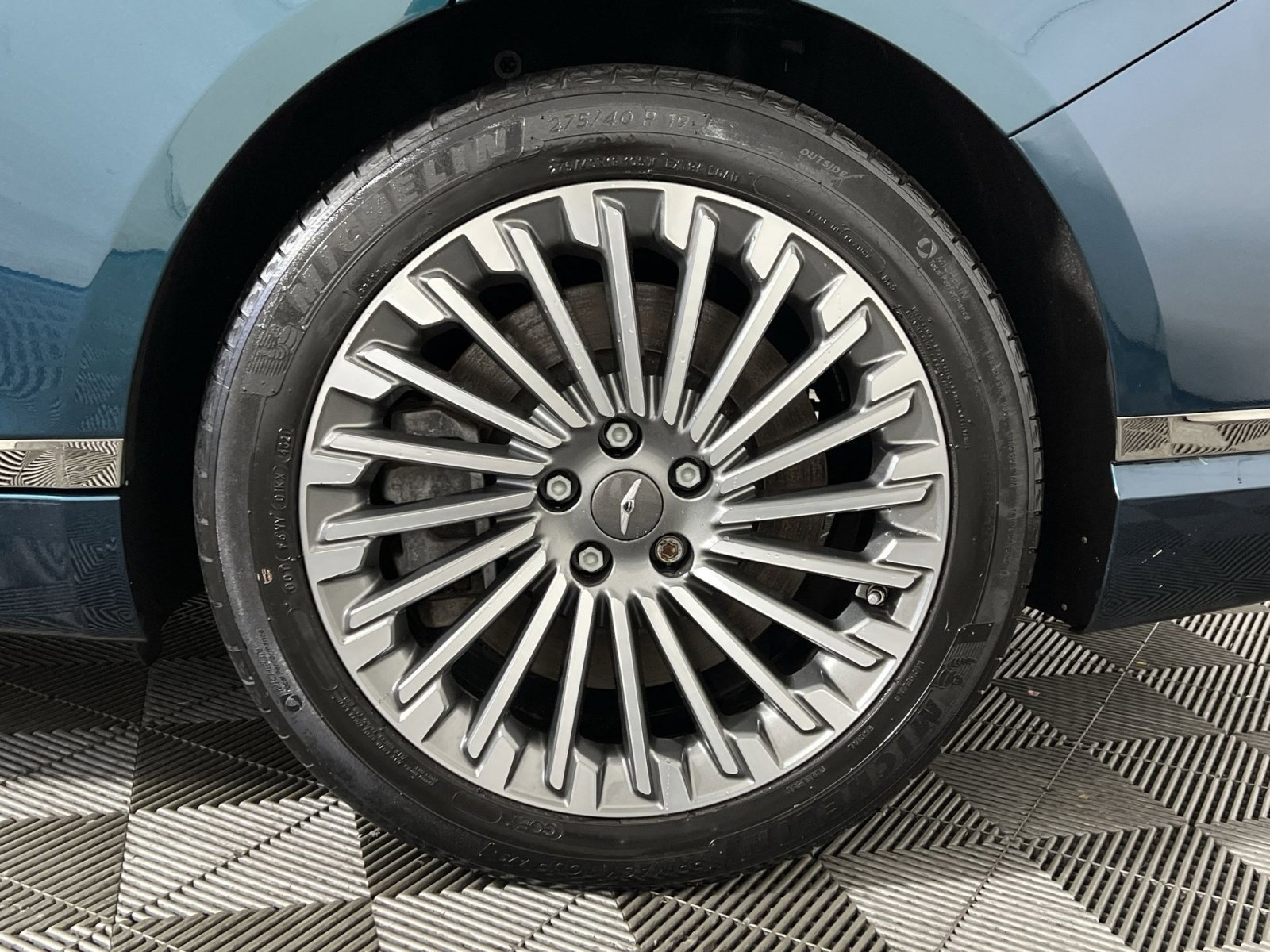 Used 2023 Genesis G80 image 12