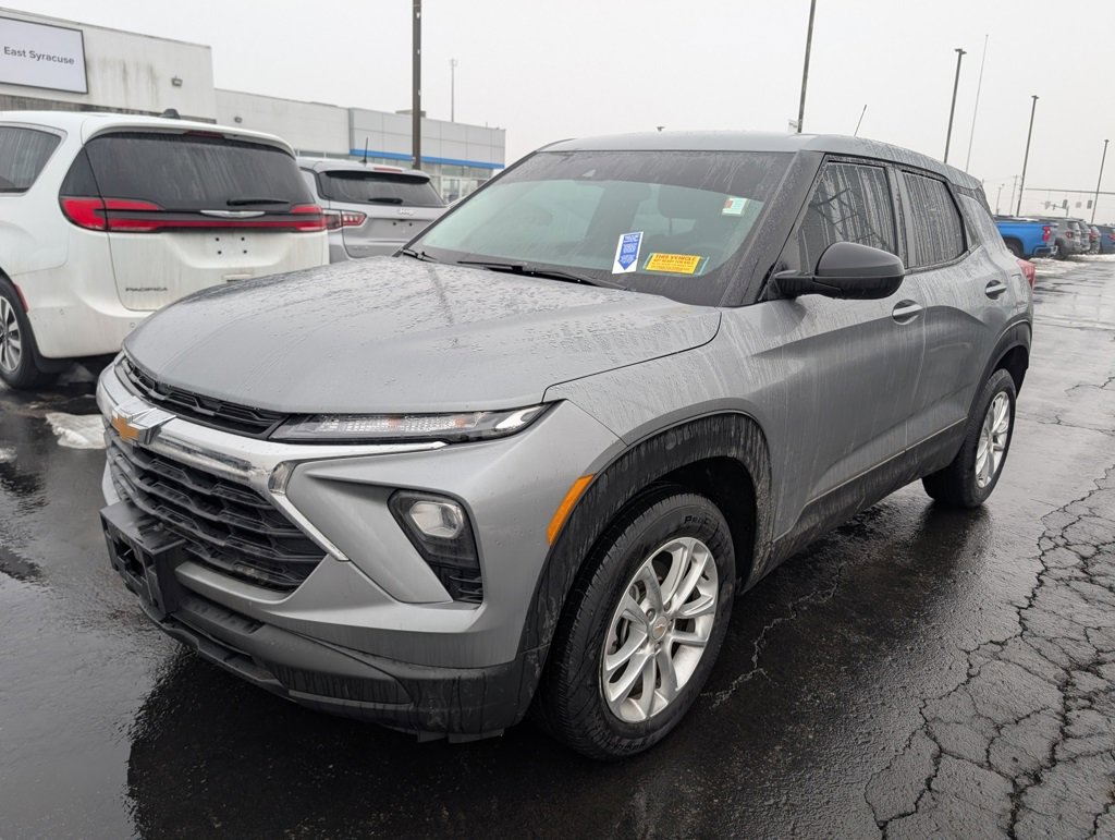 Used 2025 Chevrolet TrailBlazer LS w/ LS Convenience Package image 4