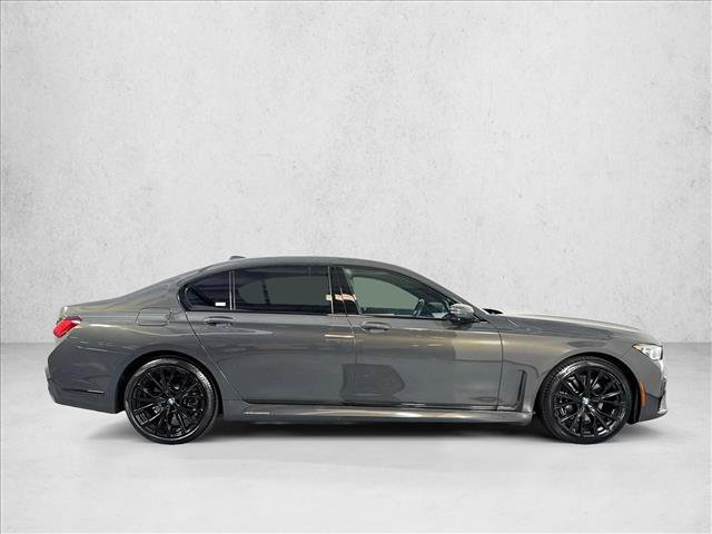 Used 2021 BMW 740i w/ M Sport Package RWD image 4