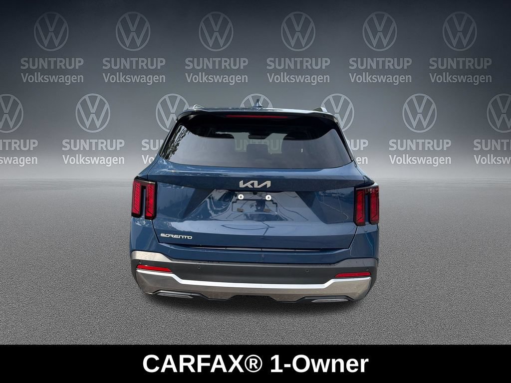 Used 2025 Kia Sorento S w/ Panoramic Sunroof Package FWD image 4