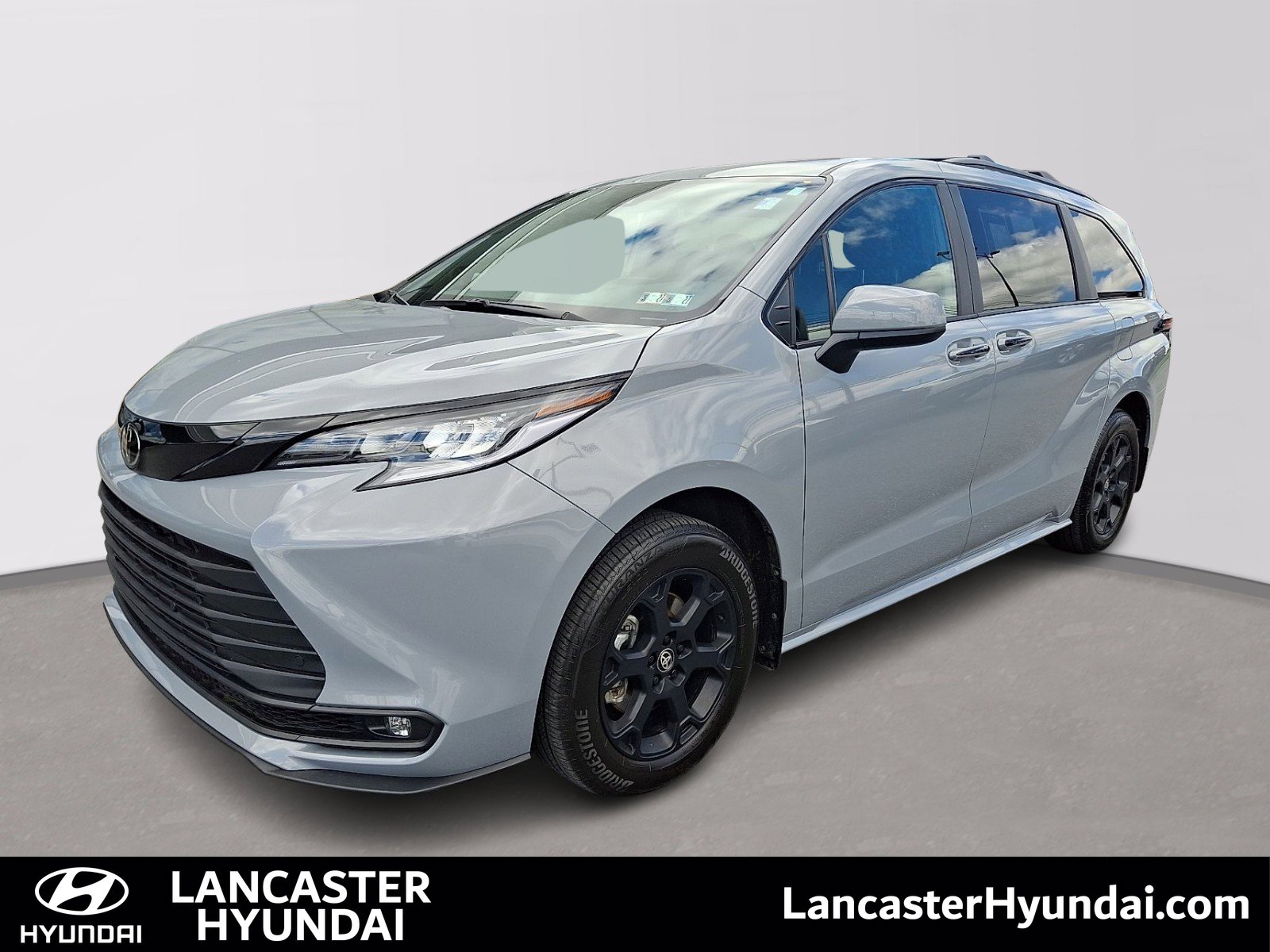 Used 2026 Toyota Sienna XLE Woodland Edition AWD/4WD video 1