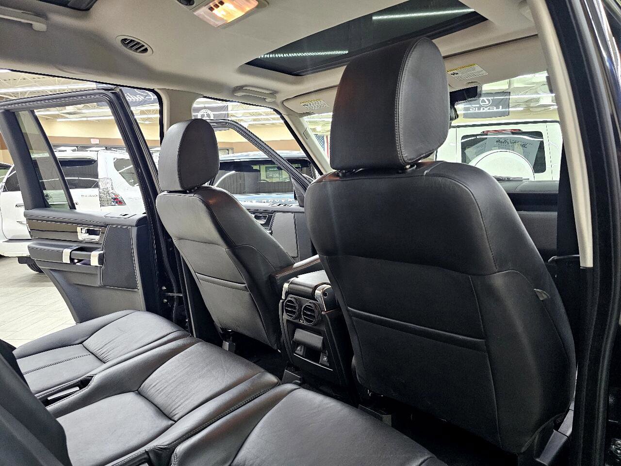 Used 2016 Land Rover LR4 HSE LUX image 23