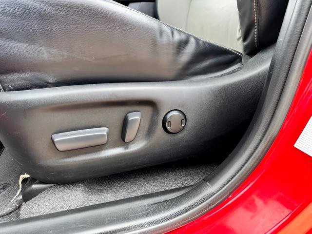 Used 2017 Toyota RAV4 Limited w/ Advanced Technology Package image 12