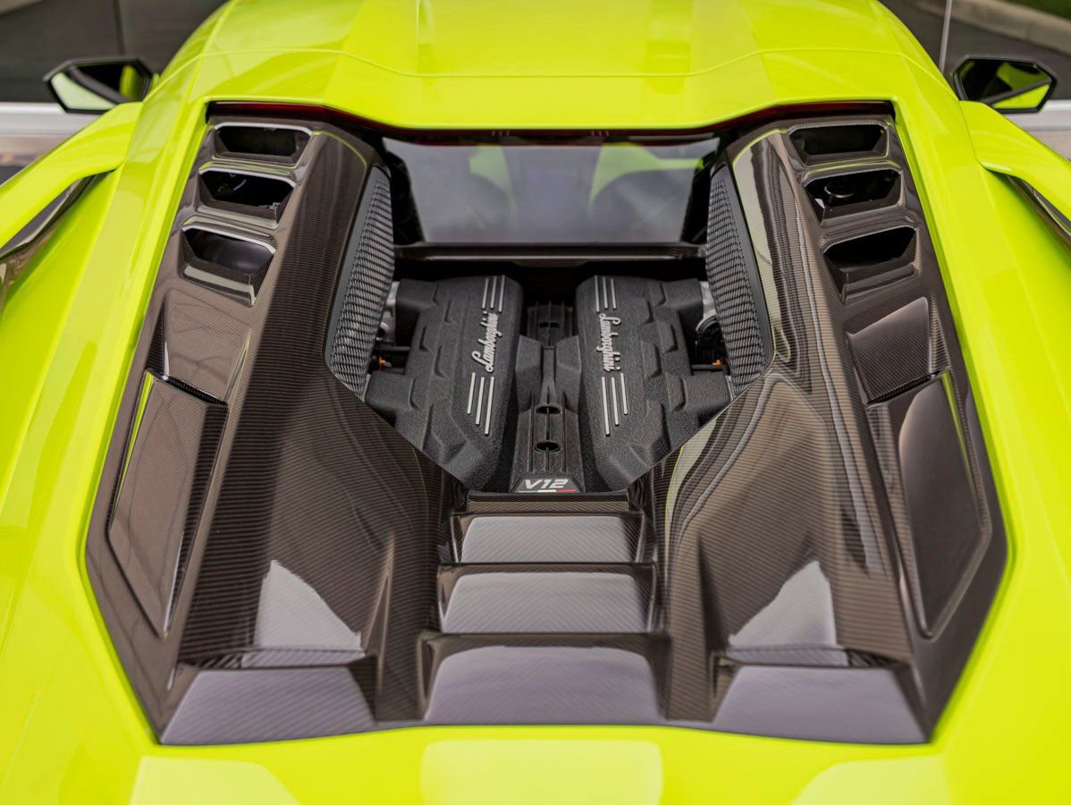 Used 2025 Lamborghini Revuelto image 20