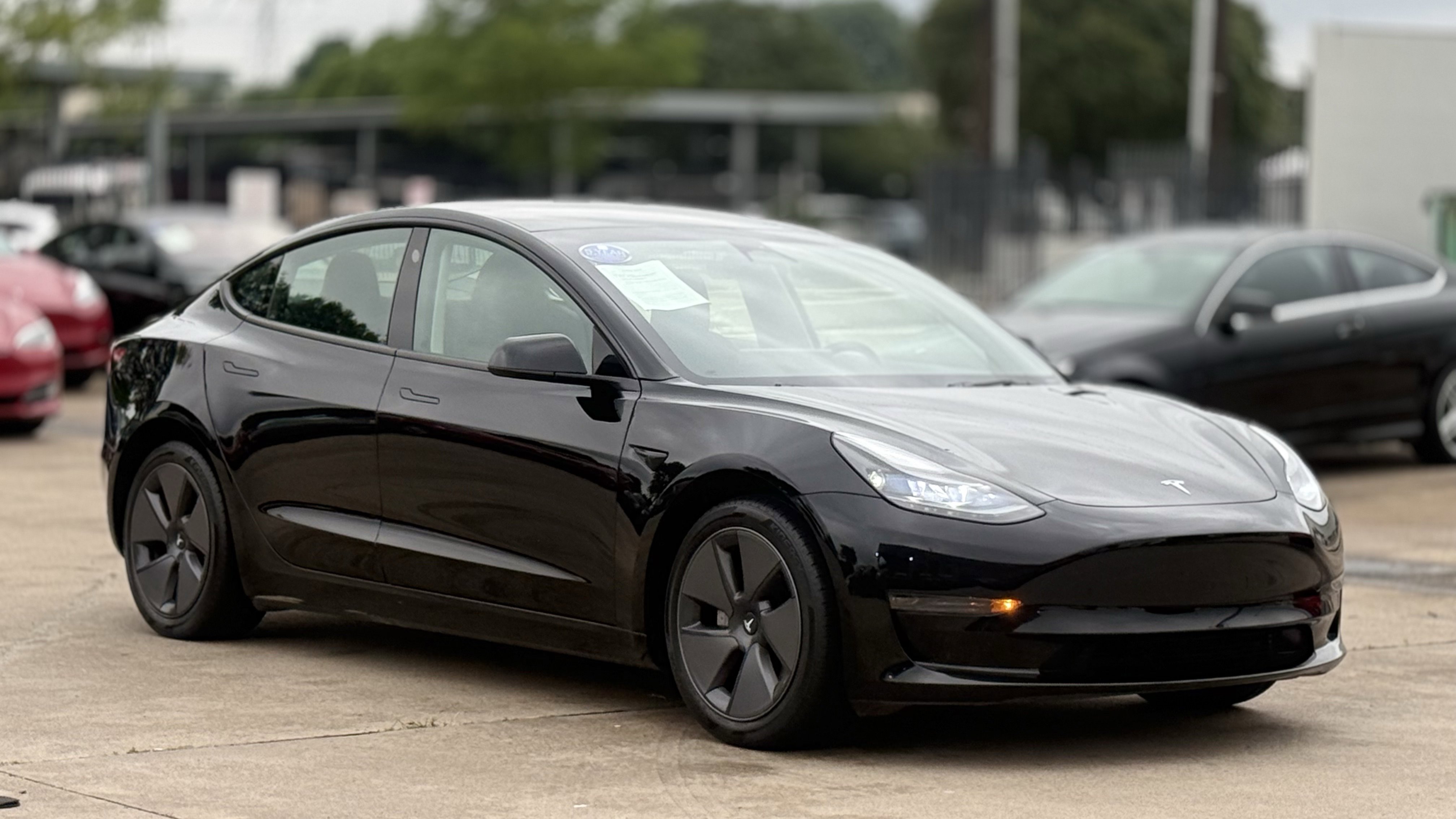 Used 2023 Tesla Model 3 Standard Range RWD image 1