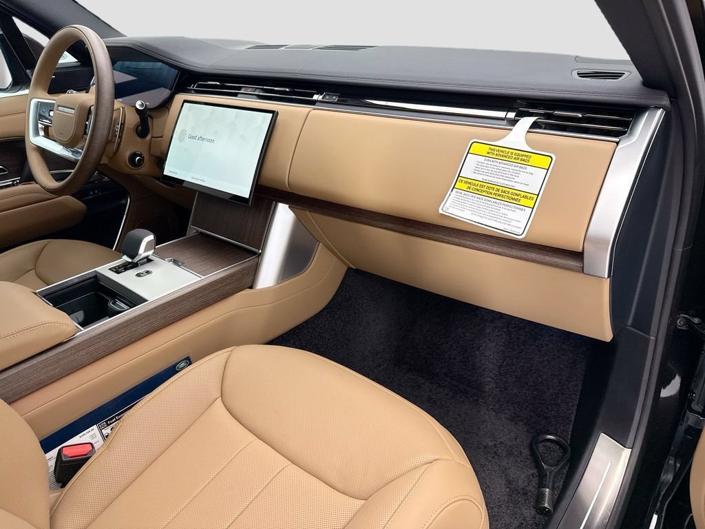 New 2026 Land Rover Range Rover Long Wheelbase SE AWD/4WD image 16