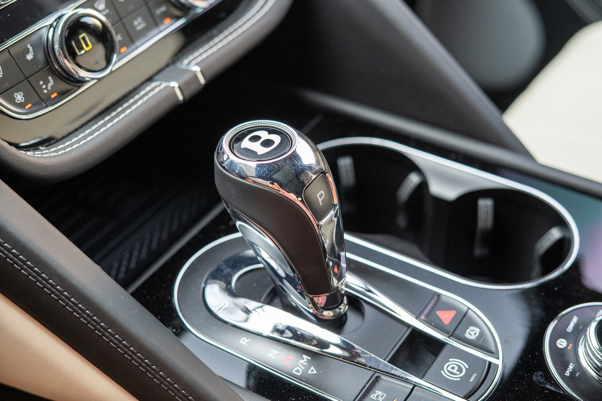 New 2026 Bentley Bentayga AWD/4WD image 18