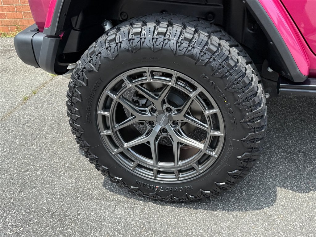 Used 2024 Jeep Wrangler Unlimited Rubicon 392 AWD/4WD image 33