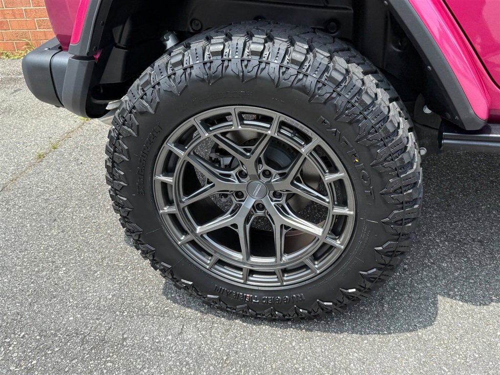 Used 2024 Jeep Wrangler Unlimited Rubicon 392 image 33
