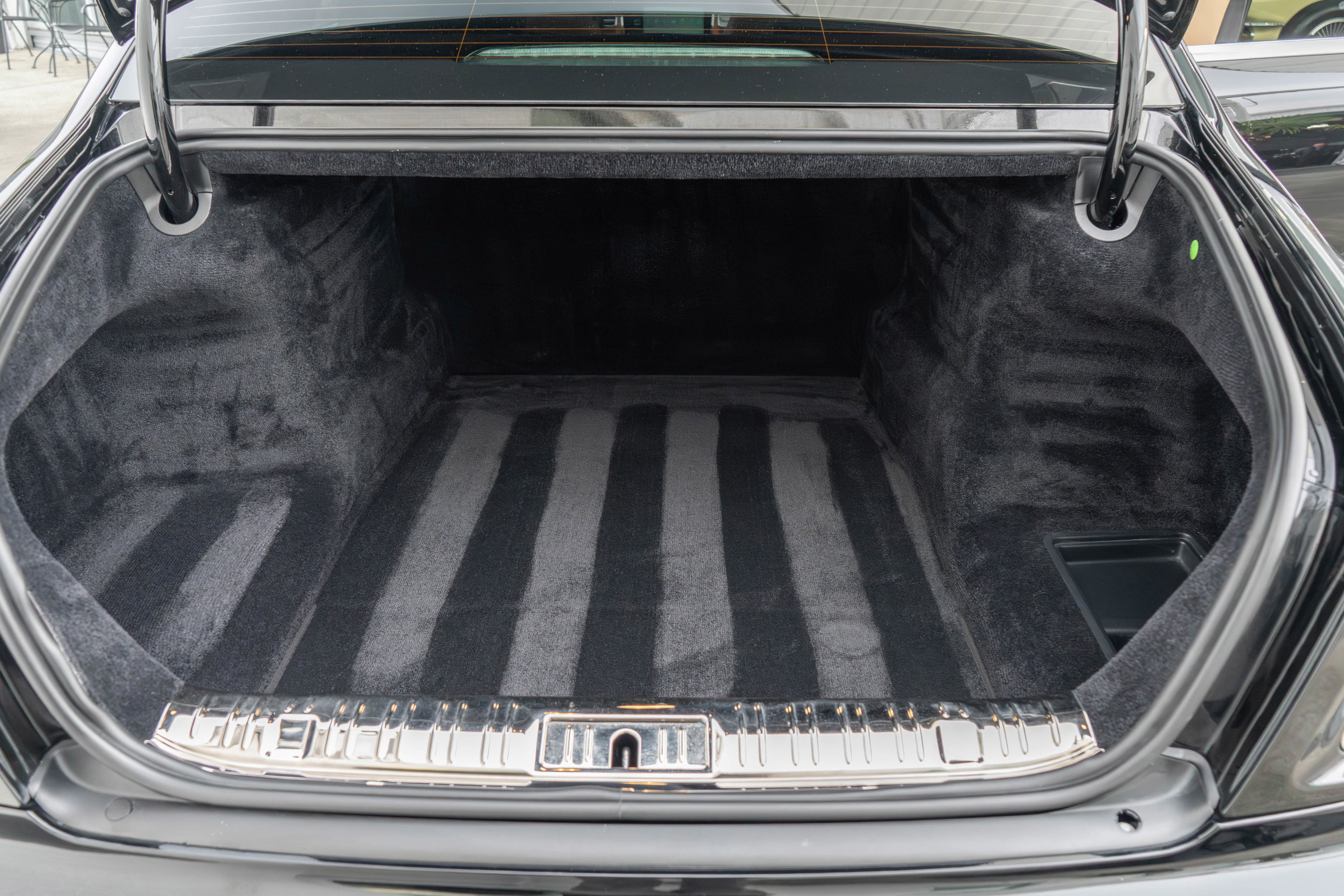 Used 2017 Rolls-Royce Ghost image 9