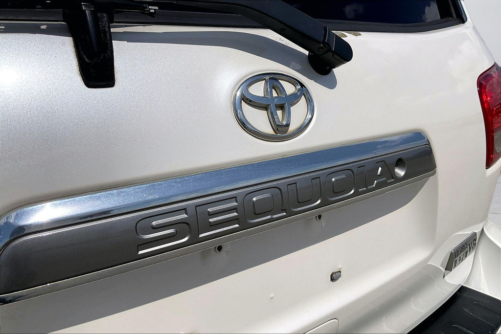 Used 2014 Toyota Sequoia Platinum RWD image 31
