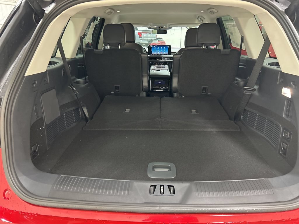 New 2026 Lincoln Aviator AWD w/ Jet Appearance Package image 33