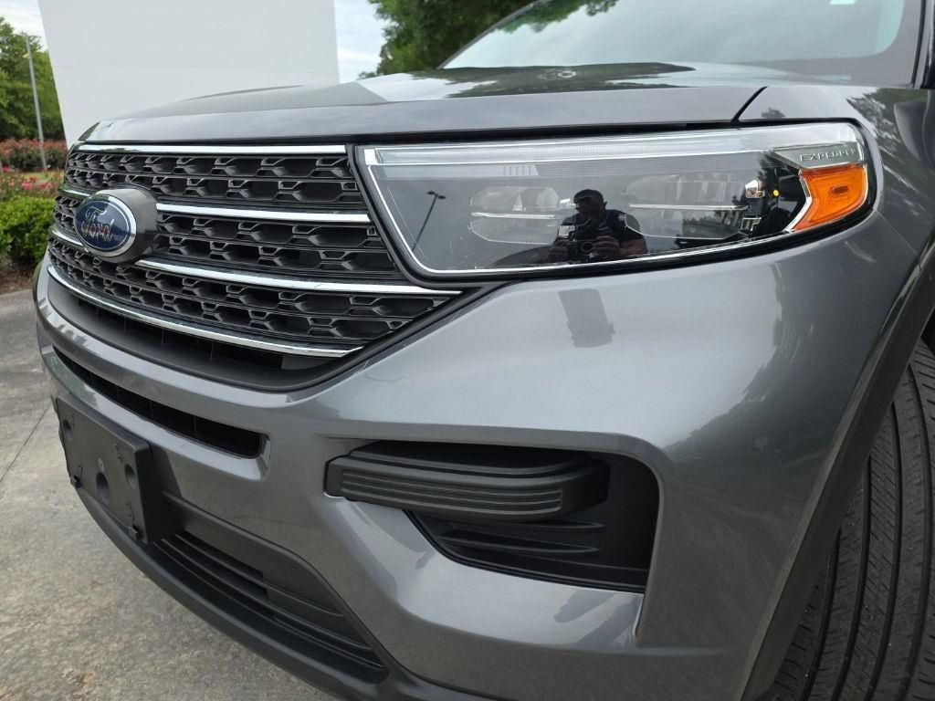 Used 2022 Ford Explorer XLT AWD/4WD image 7