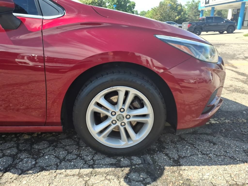 Certified 2017 Chevrolet Cruze LT w/ Convenience Package FWD image 25