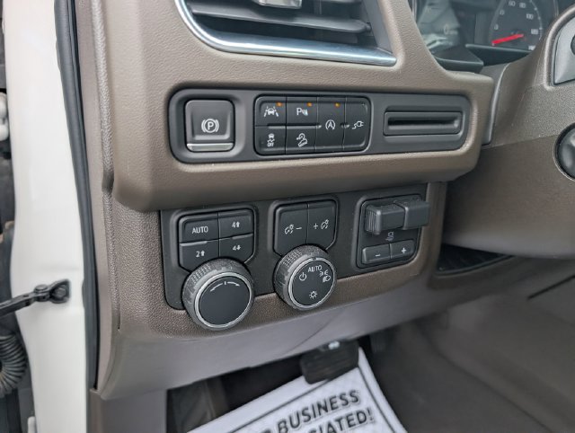 Used 2021 Chevrolet Suburban Z71 w/ Z71 Signature Package AWD/4WD image 15