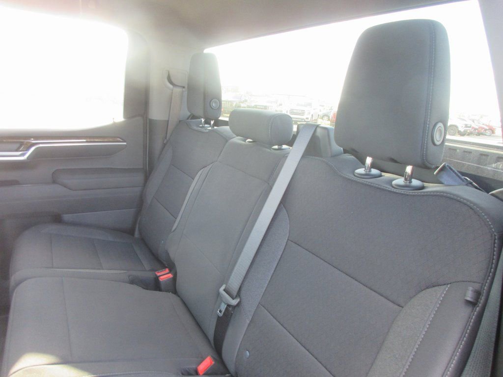 New 2026 GMC Sierra 1500 SLE w/ Max Trailering Package image 14