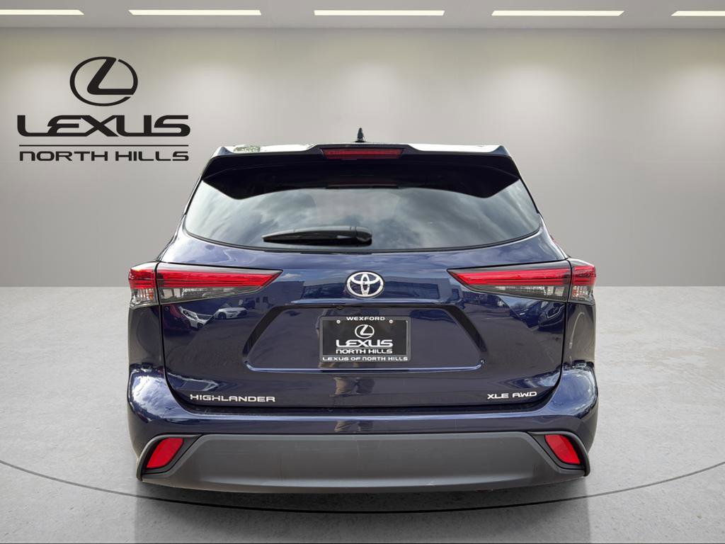 Used 2022 Toyota Highlander XLE image 7