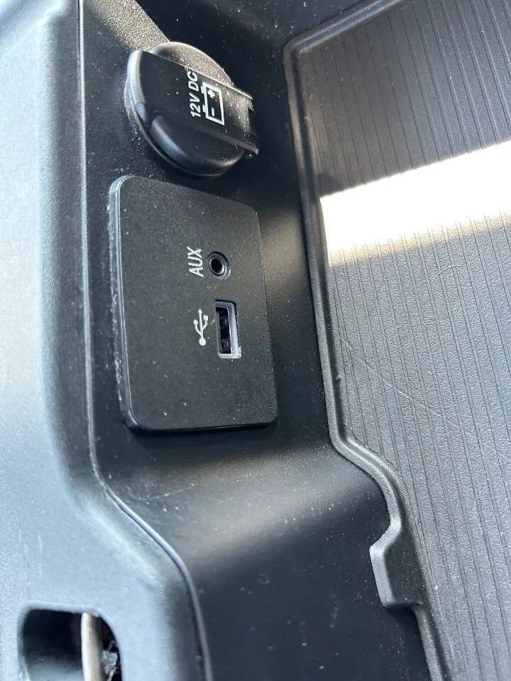 Used 2017 RAM 1500 Laramie RWD image 24